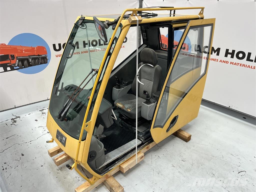 Grove GMK 3055 upper cabin Ohjaamo ja sisusta