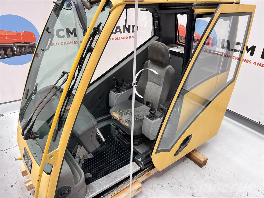 Grove GMK 3055 upper cabin Ohjaamo ja sisusta