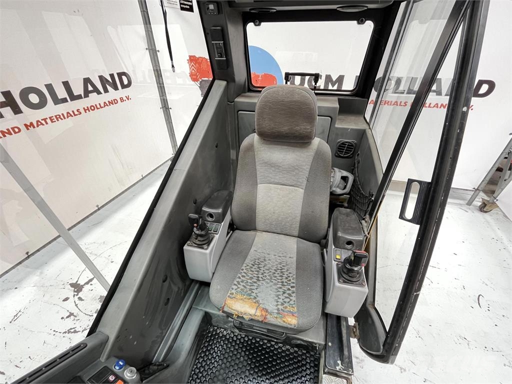 Grove GMK 3055 upper cabin Ohjaamo ja sisusta