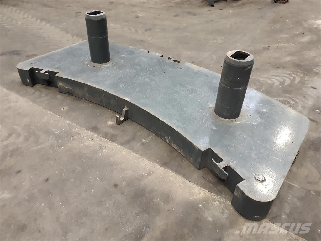 Grove GMK 4075 counterweight 3,3 ton Peças e equipamentos para guindastes