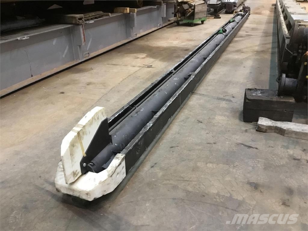 Grove GMK 4075 Telescopic boom cylinder Piezas y equipos para grúas