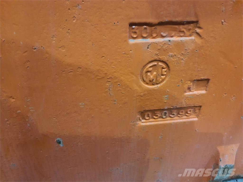 Grove GMK 6250/6300 counterweight 15 ton right side 起重机配件设备