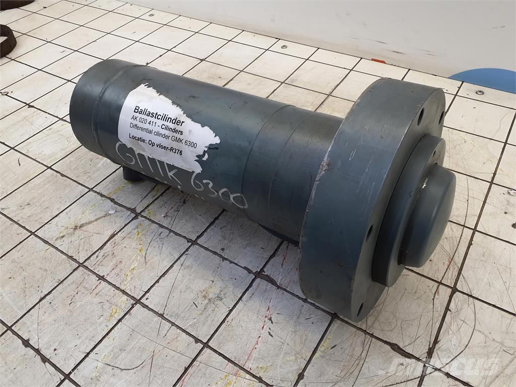 Grove GMK 6300 counterweight cylinder Peças e equipamentos para guindastes