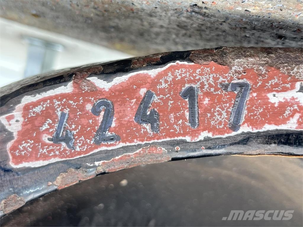 Grove GMK Steering knuckle 16 holes Axles