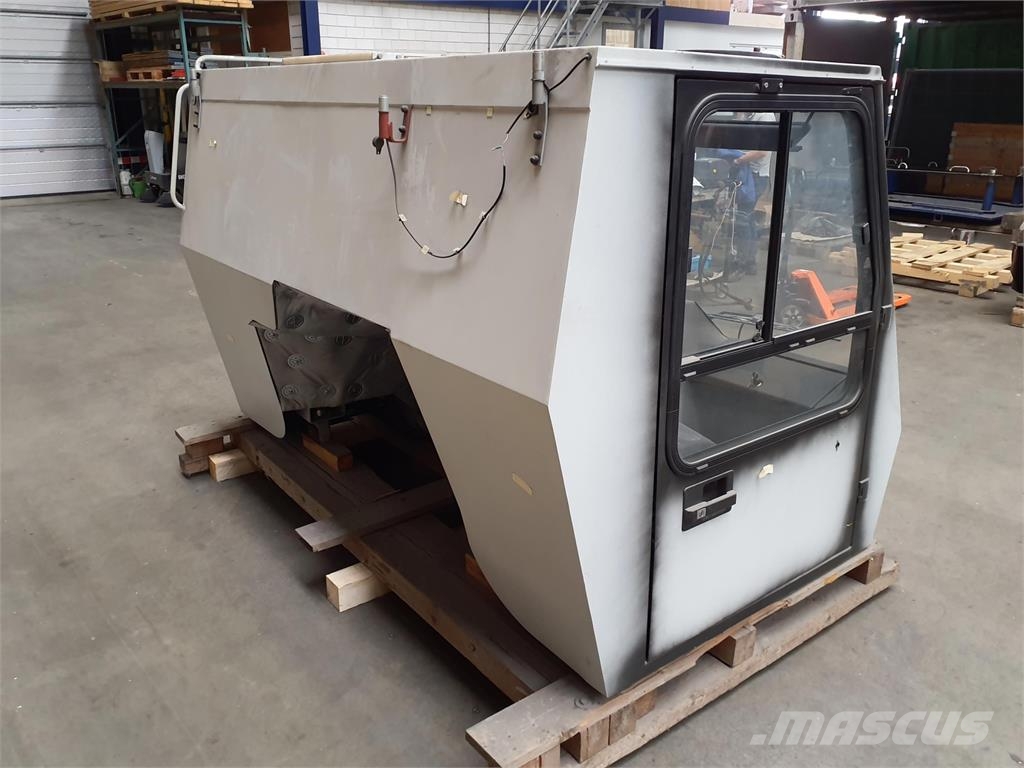 Grove Krupp KMK lower cabin Cabina