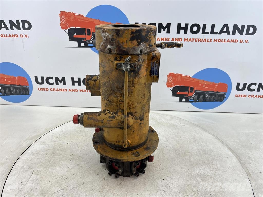 Kato NK 500 Hydraulic swivel Crane parts and equipment