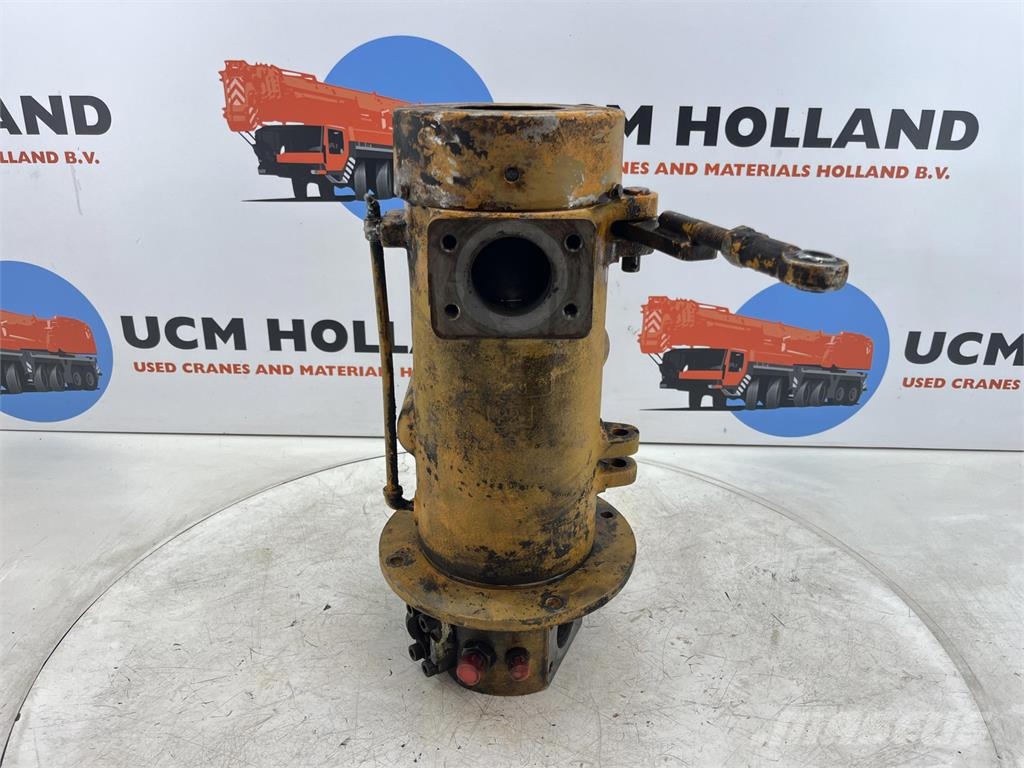 Kato NK 500 Hydraulic swivel Crane parts and equipment