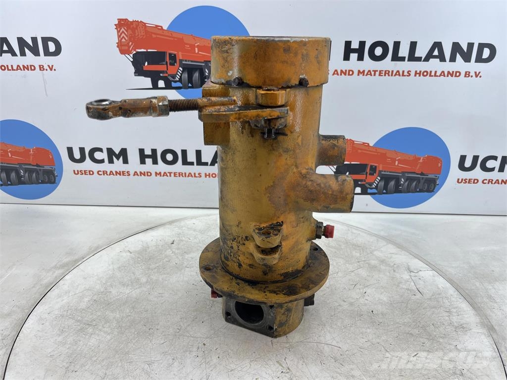 Kato NK 500 Hydraulic swivel Crane parts and equipment