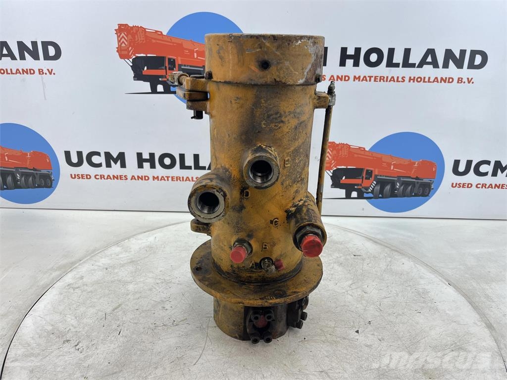Kato NK 500 Hydraulic swivel Crane parts and equipment