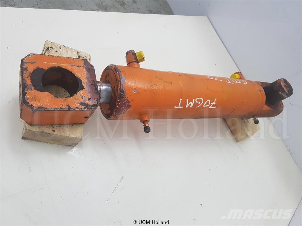 Krupp 70 GMT counterweight cylinder Delovi i oprema za kran