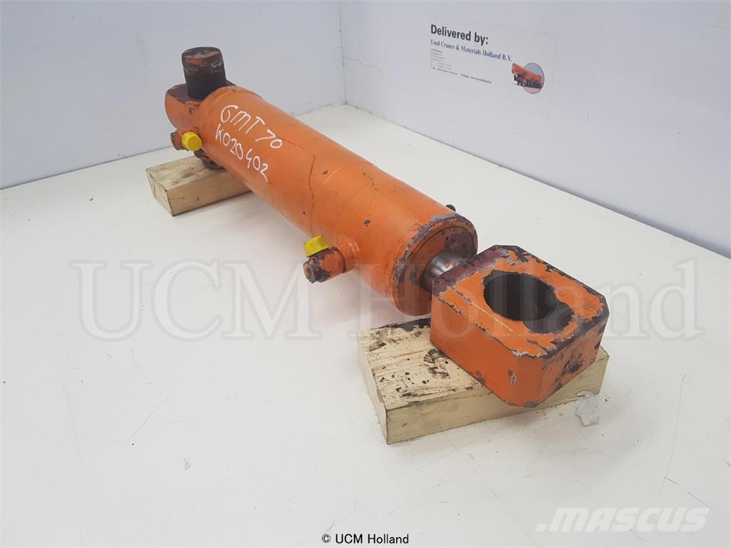 Krupp 70 GMT counterweight cylinder Delovi i oprema za kran