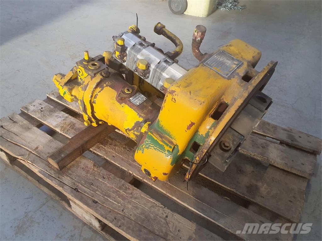 Krupp 70 GMT distributor gear box with pump set Delovi i oprema za kran