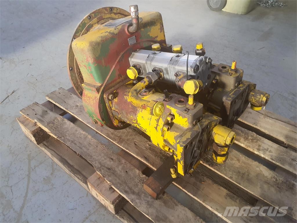 Krupp 70 GMT distributor gear box with pump set Delovi i oprema za kran