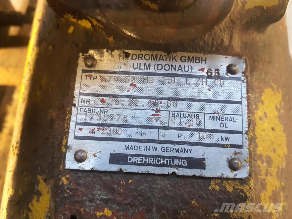 Krupp 70 GMT distributor gear box with pump set Delovi i oprema za kran