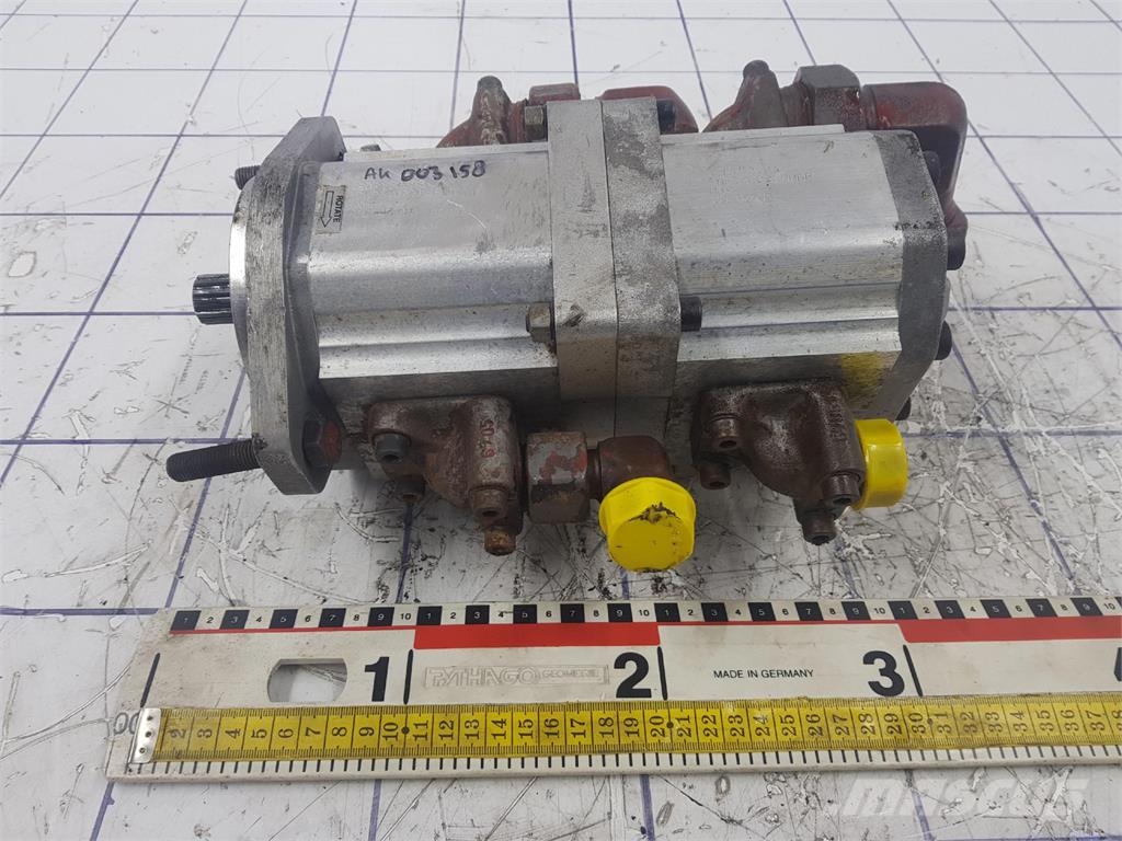 Krupp 70 GMT dual gear pump Delovi i oprema za kran