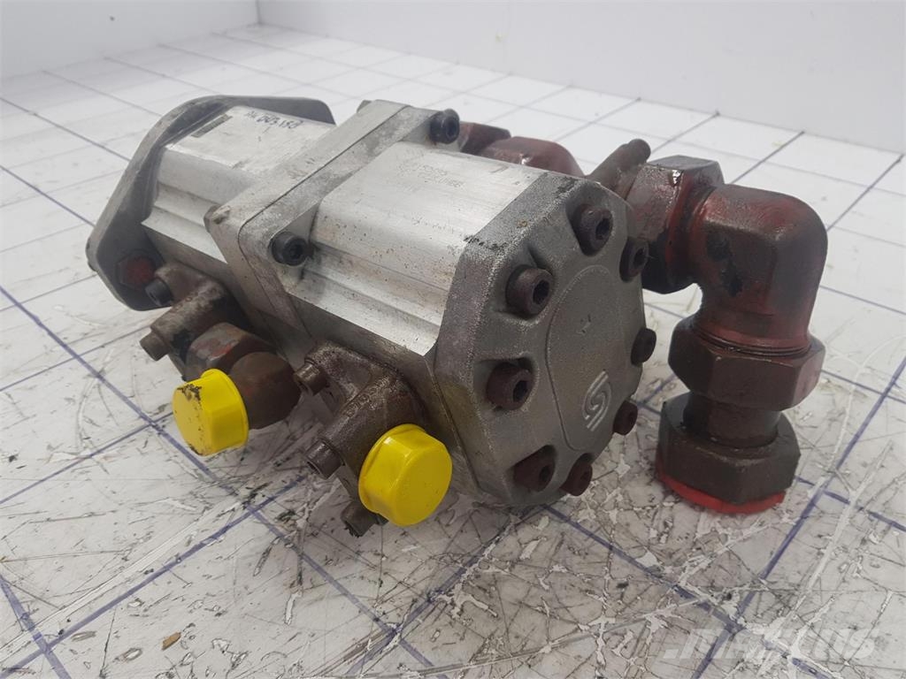 Krupp 70 GMT dual gear pump Delovi i oprema za kran