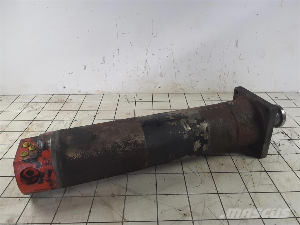 Krupp 70 GMT rebuild outrigger cylinder Nosturien osat ja lisävarusteet
