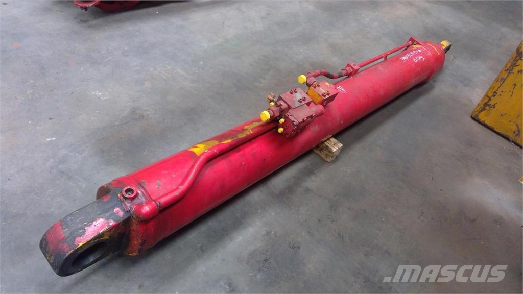Krupp KMK 3045 boom cylinder Części do dźwigów oraz wyposażenie