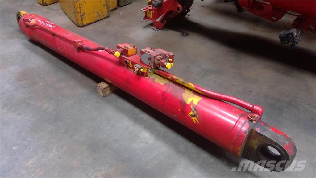 Krupp KMK 3045 boom cylinder Części do dźwigów oraz wyposażenie