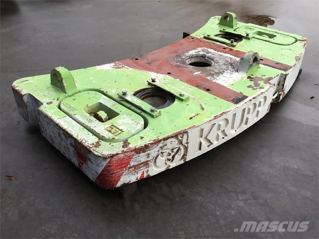 Krupp KMK 3045 counterweight 3,4 + 0,2 + 0,2 ton Delovi i oprema za kran