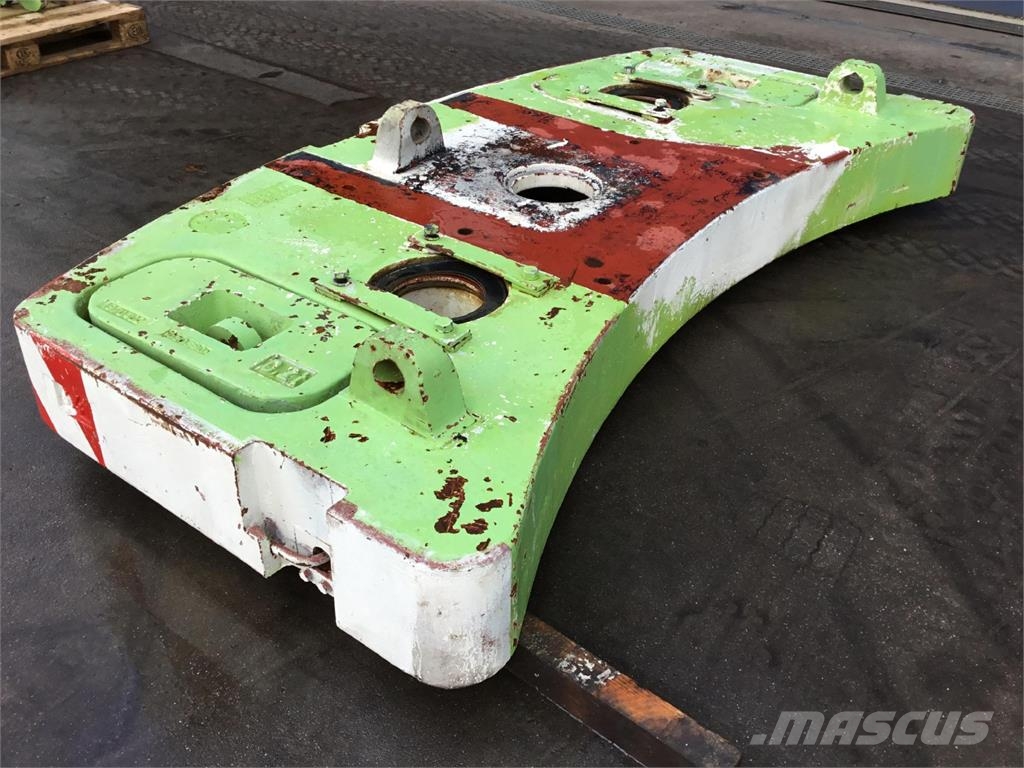 Krupp KMK 3045 counterweight 3,4 + 0,2 + 0,2 ton Delovi i oprema za kran