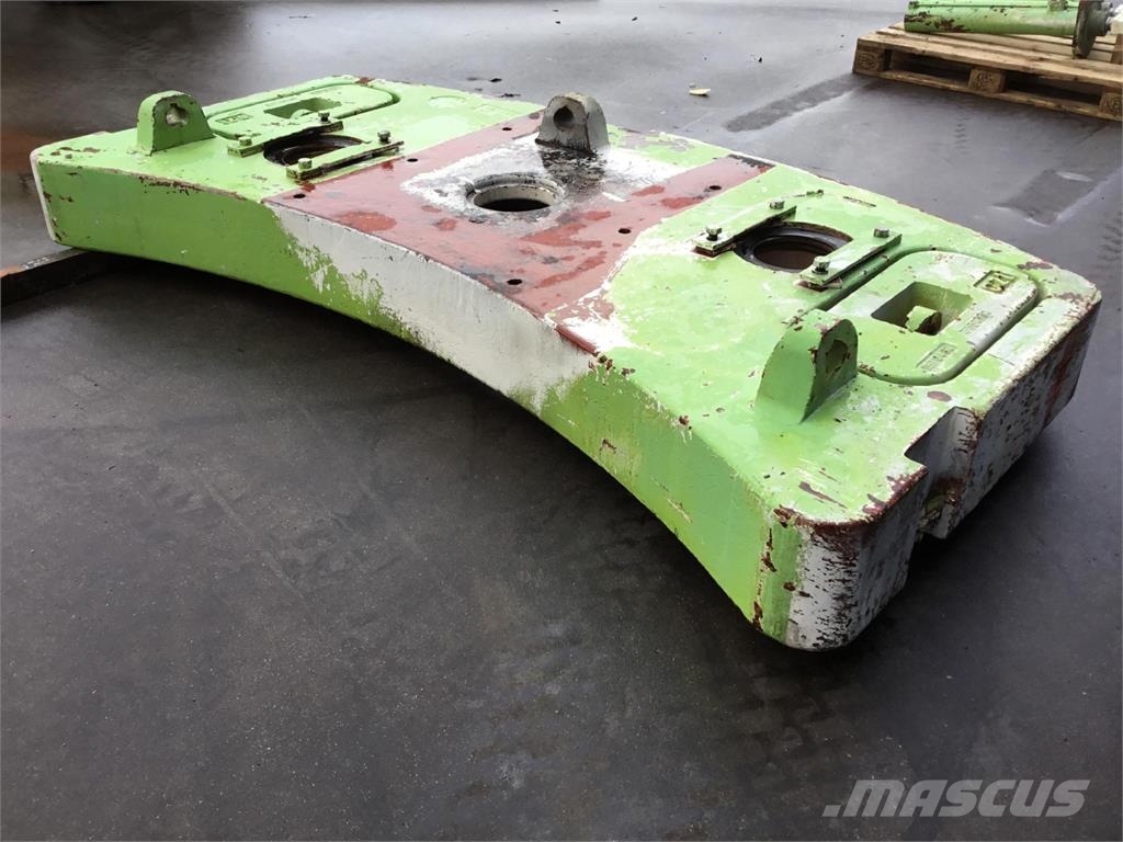 Krupp KMK 3045 counterweight 3,4 + 0,2 + 0,2 ton Delovi i oprema za kran