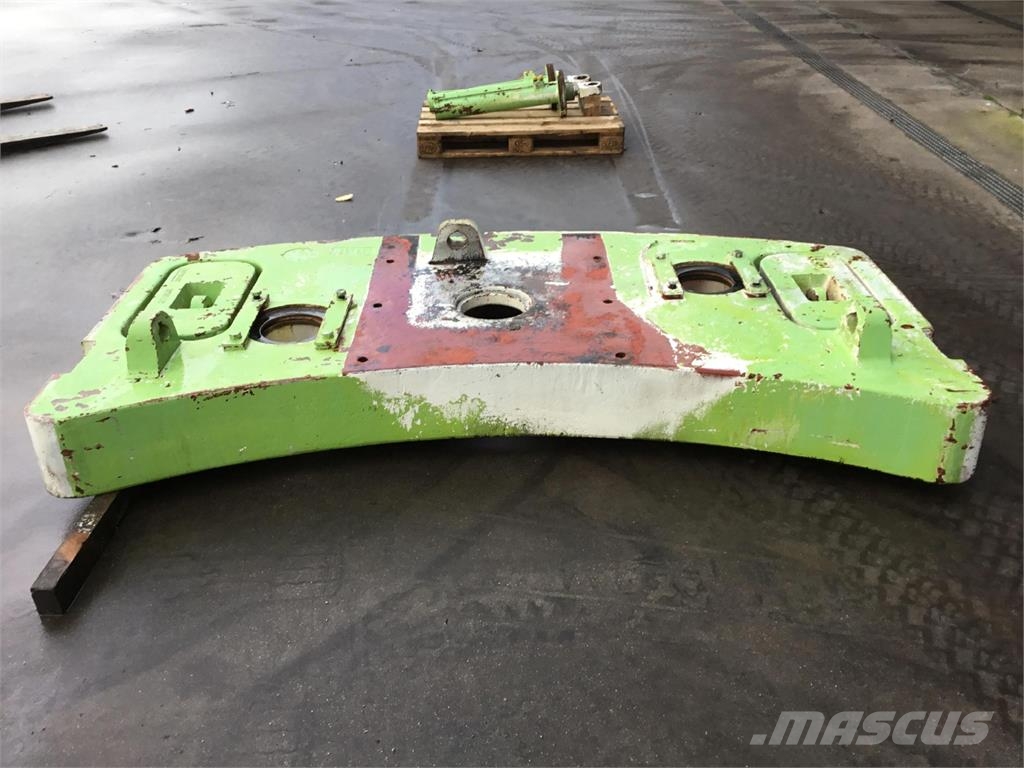Krupp KMK 3045 counterweight 3,4 + 0,2 + 0,2 ton Delovi i oprema za kran