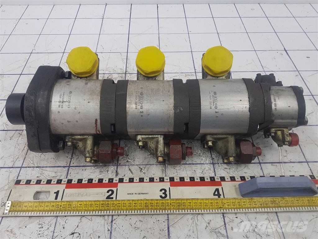 Krupp KMK 3045 four way gear pump Delovi i oprema za kran