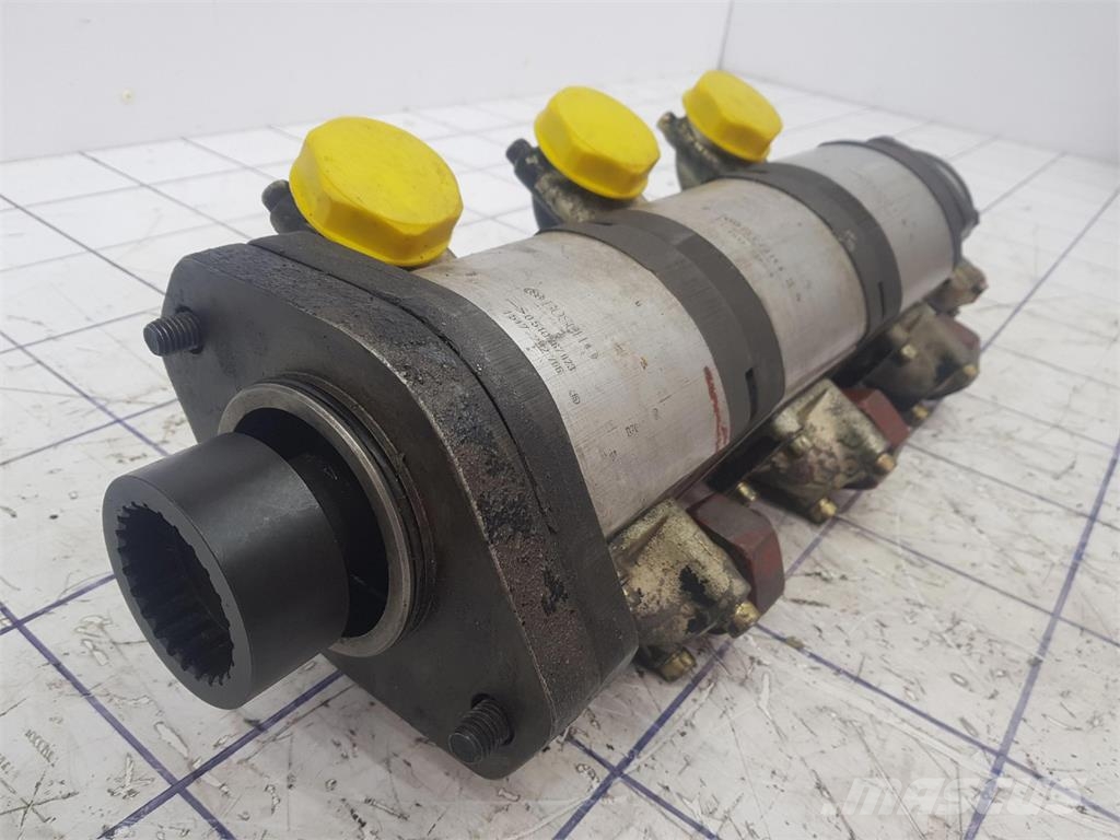 Krupp KMK 3045 four way gear pump Delovi i oprema za kran