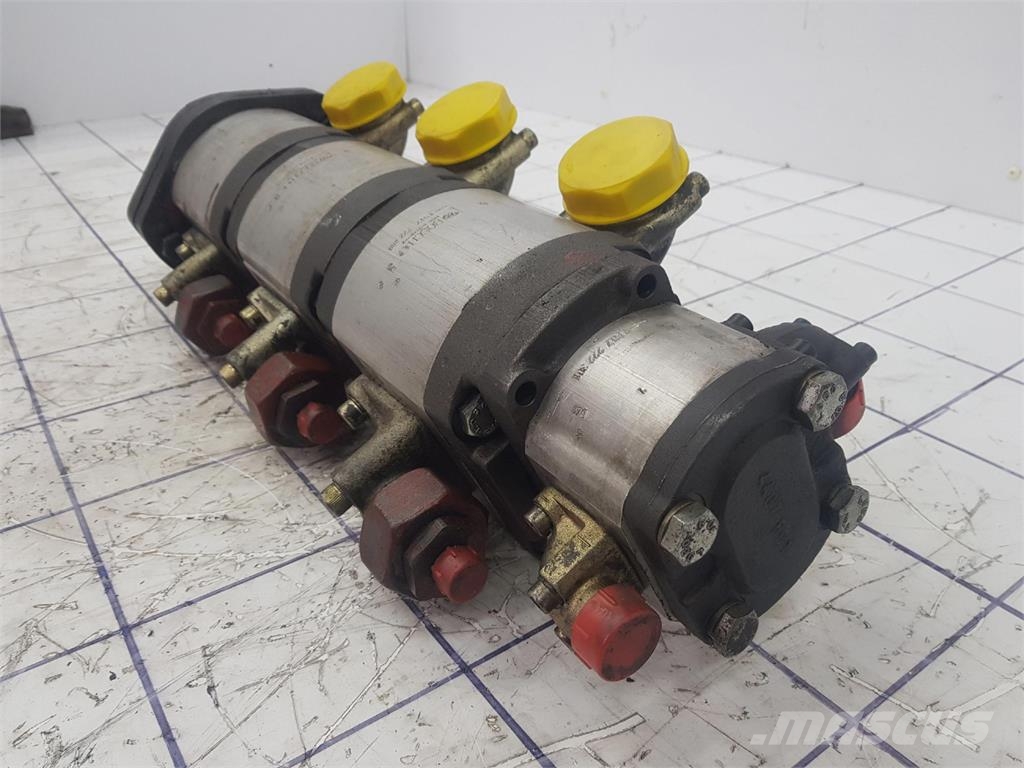 Krupp KMK 3045 four way gear pump Delovi i oprema za kran