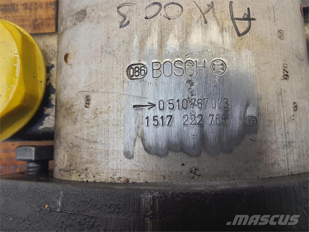 Krupp KMK 3045 four way gear pump Delovi i oprema za kran