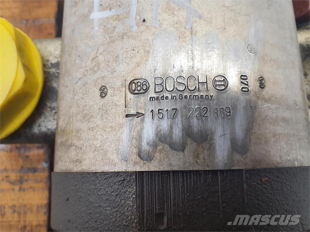 Krupp KMK 3045 four way gear pump Delovi i oprema za kran