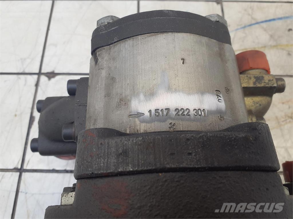Krupp KMK 3045 four way gear pump Delovi i oprema za kran