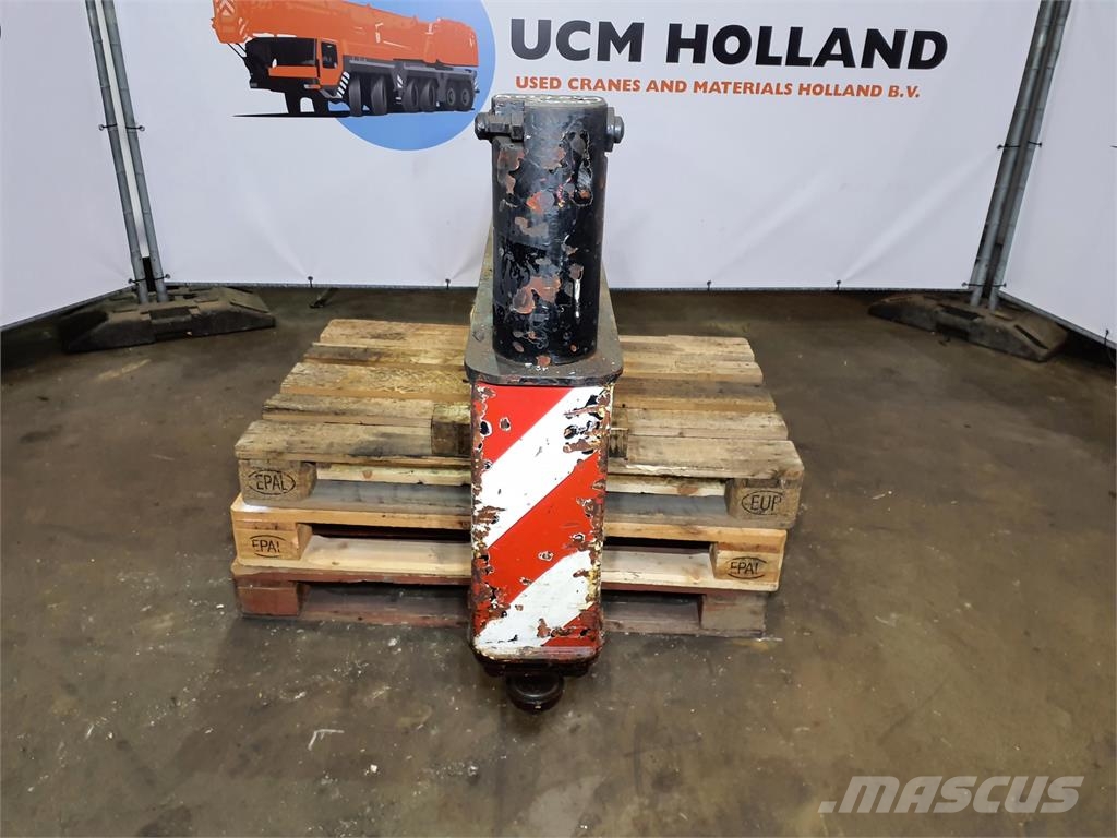 Krupp KMK 3045 outrigger beam complete Części do dźwigów oraz wyposażenie
