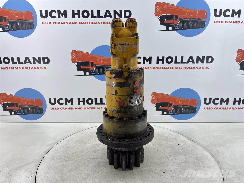 Krupp KMK 3045 slewing gear أجزاء ومعدات رافعات
