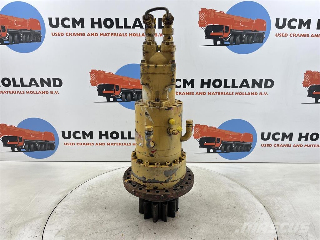 Krupp KMK 3045 slewing gear Piezas y equipos para grúas