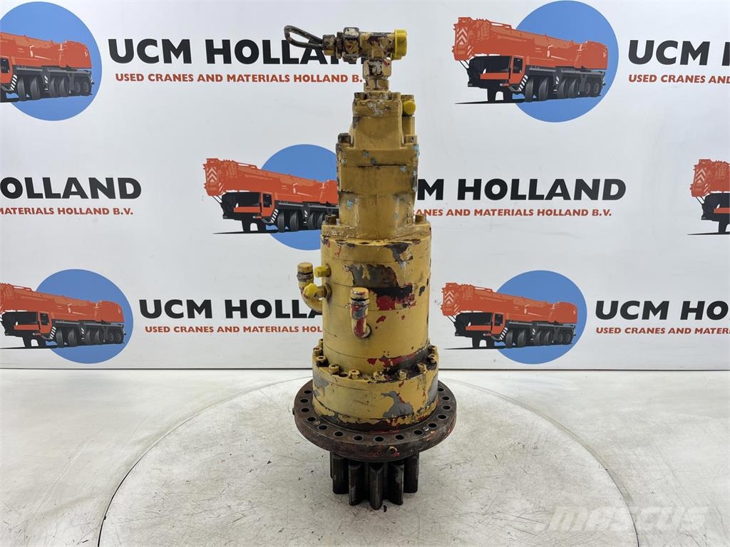 Krupp KMK 3045 slewing gear Piezas y equipos para grúas