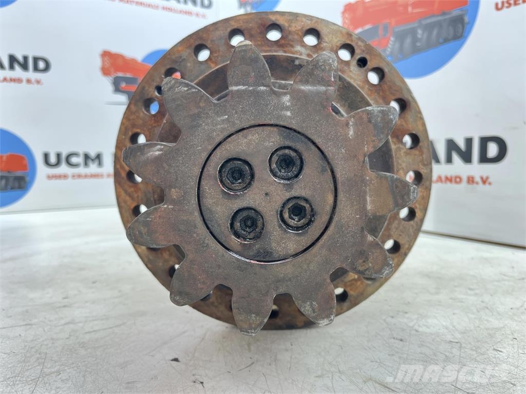 Krupp KMK 3045 slewing gear Piezas y equipos para grúas