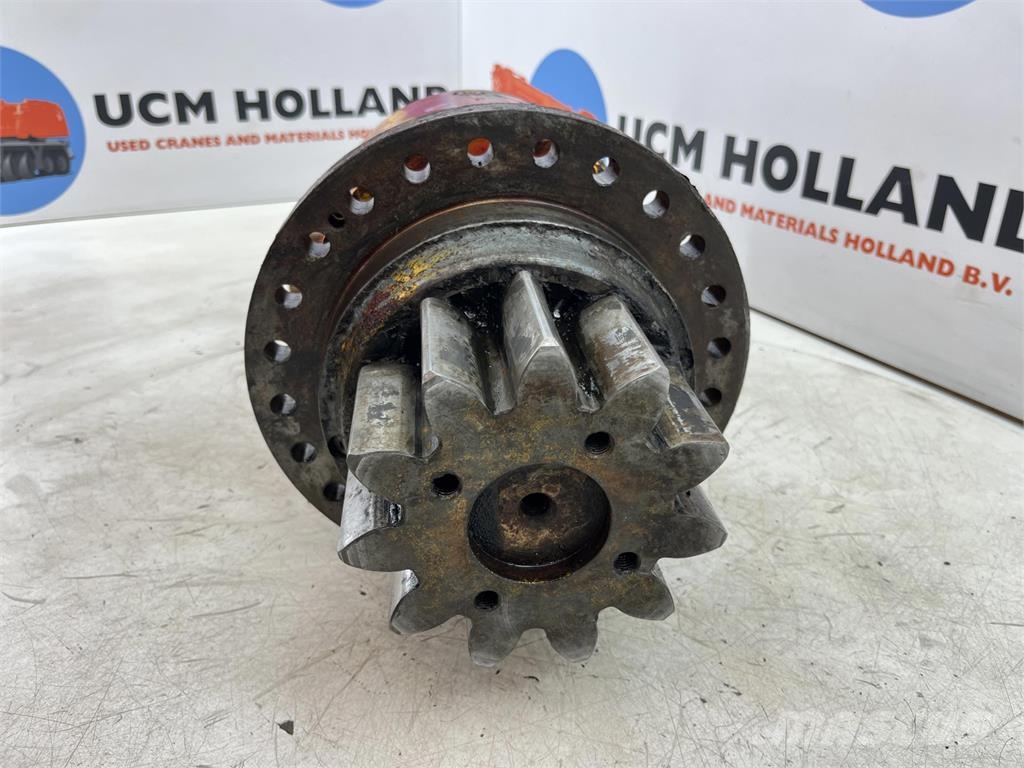 Krupp KMK 3045 slewing gear Delovi i oprema za kran