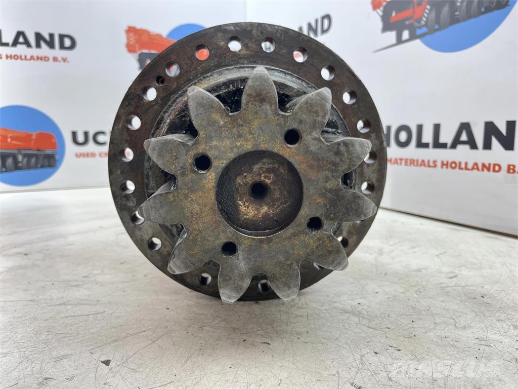Krupp KMK 3045 slewing gear Delovi i oprema za kran