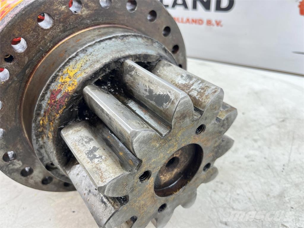 Krupp KMK 3045 slewing gear Delovi i oprema za kran