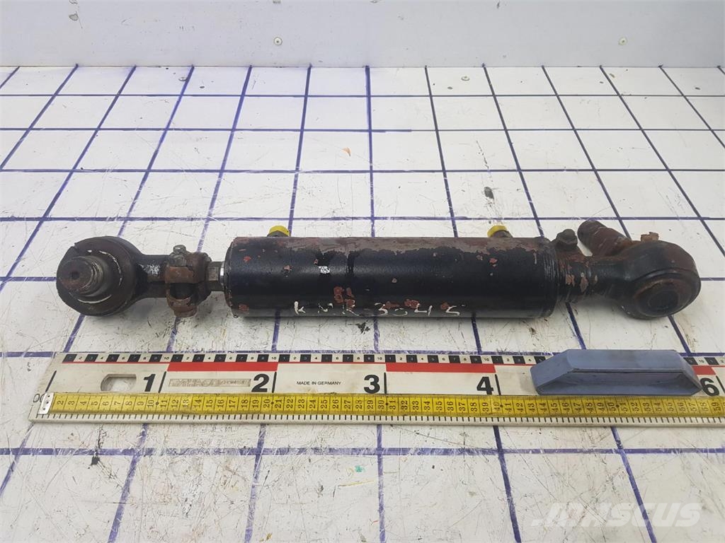 Krupp KMK 3045 steering cylinder Delovi i oprema za kran