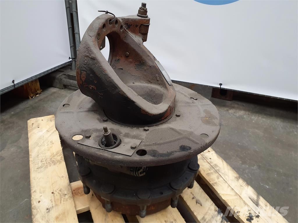 Krupp KMK 4070 Megatrak axle housing Osovine