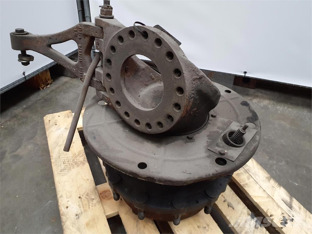 Krupp KMK 4070 Megatrak axle housing Osovine