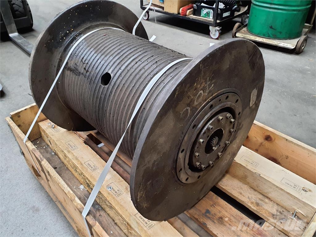 Krupp KMK 4070 winch Piezas y equipos para grúas