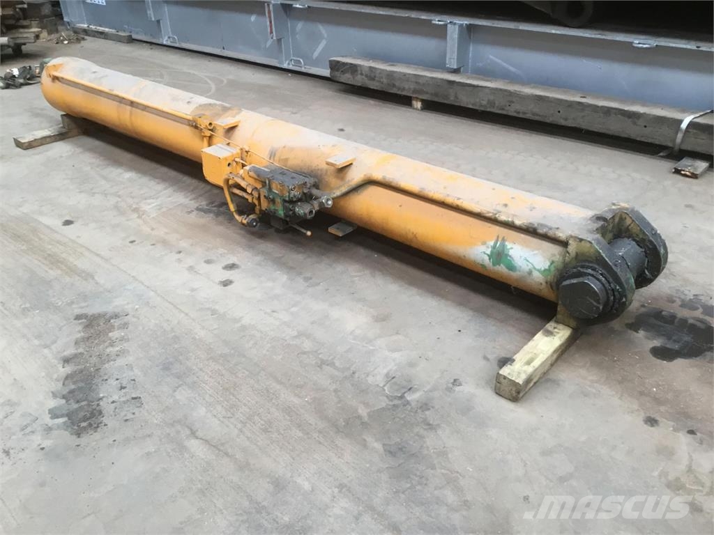 Krupp KMK 5100 boom cylinder Oprema i dijelovi za kranove