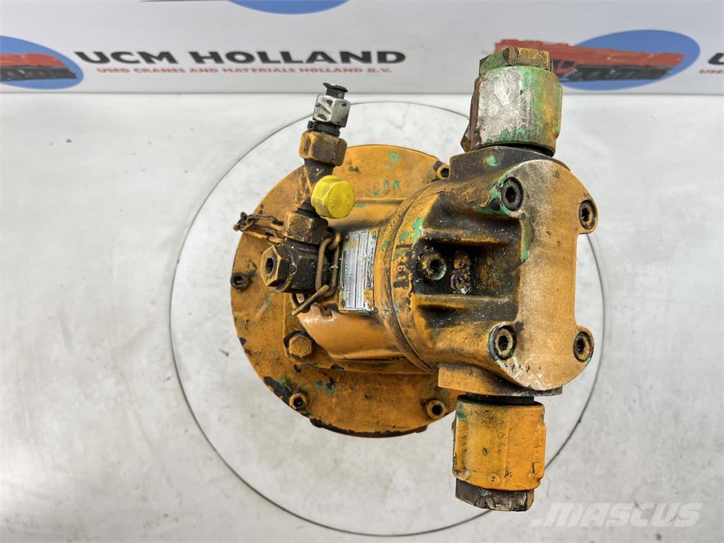 Krupp KMK 5100 Slewing gear Diely a zariadenia žeriavov