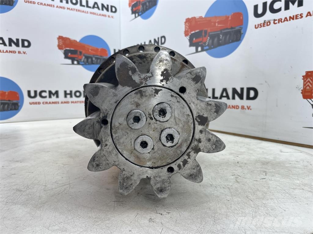 Krupp KMK 5100 Slewing gear Diely a zariadenia žeriavov