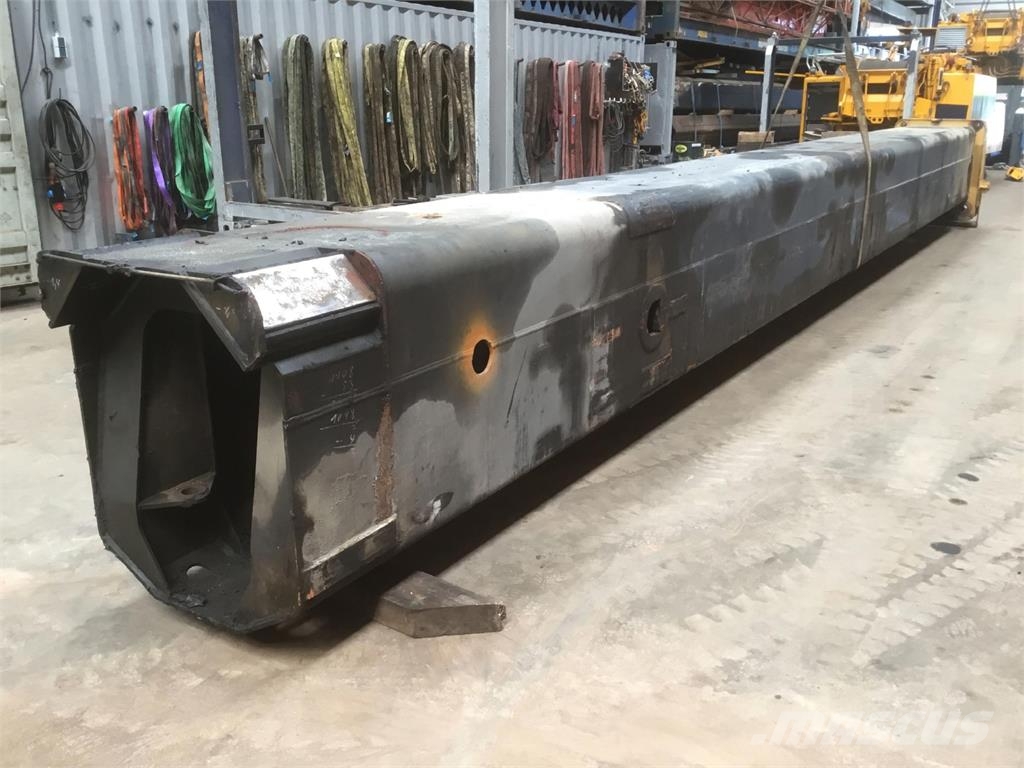 Krupp KMK 5140 5160 telescopic section 1 Delovi i oprema za kran