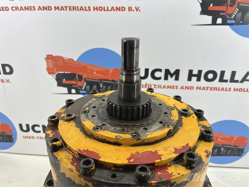 Krupp KMK 8350/350 GMT slewing gear Piezas y equipos para grúas